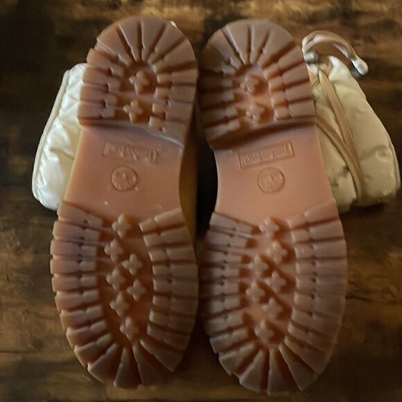 Timberland 16in Quilted Moon Boot Wheat/Ivory  Junior size 5.5, w 7.5 - Picture 8 of 8